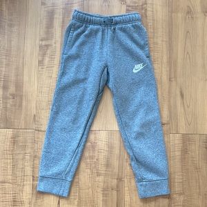 Boys Nike Sweatpants. Grey size 5-6 years
